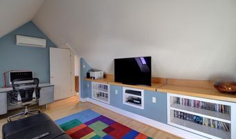 105 Brook Dr, Burlington, VT 05408
