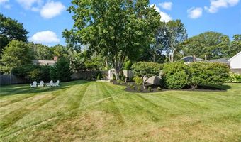 15 Harwood Rd, East Greenwich, RI 02818