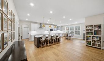 321 Crest Ln, Adams Twp., PA 16046