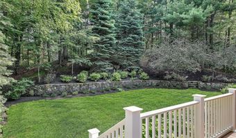 10 Owl Tree Ln, East Greenwich, RI 02818