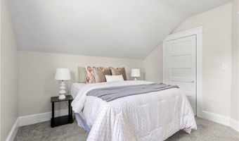 15 Spruce Ave, Cranston, RI 02910