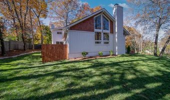 5 Karen Dr, Barrington, RI 02806