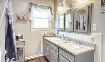 100 N Hickory St, Appleton City, MO 64724