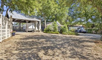 1112 Lafontaine Ave, Ocean Springs, MS 39564