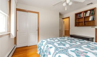 3 Ostend St, Johnston, RI 02919