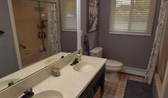 9640 Shady Ln, Algonac, MI 48001