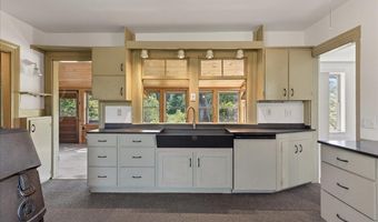 18 Cobb Rd, Belfast, ME 04915