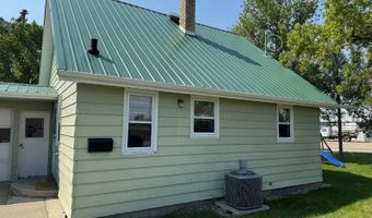 216 4th St E, Bottineau, ND 58318