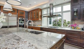 126 Cliff Dr, Narragansett, RI 02882