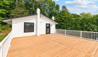 21 Moonlight Dr, Barre, VT 05641