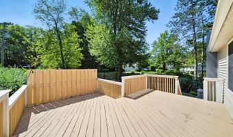30 Lakeshore Dr, Alloway, NJ 07422