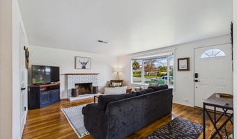 1983 Ernest Way, Arcata, CA 95521