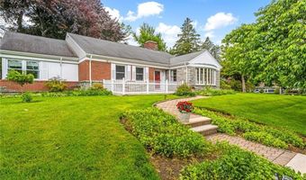 133 Tupelo Hill Dr, Cranston, RI 02920