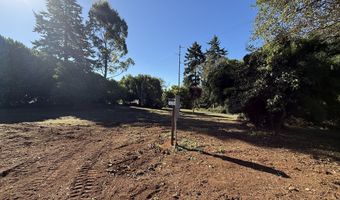 1300 HAMPTON Rd, Brookings, OR 97415
