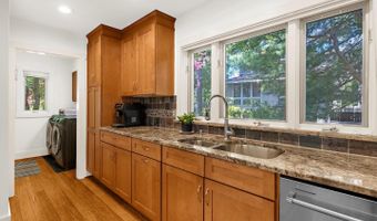 527 Lee Cir, Annapolis, MD 21403
