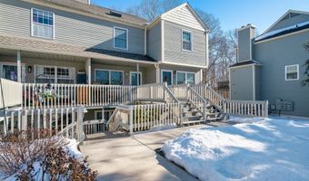 39 Manorwood Dr 39, Branford, CT 06405