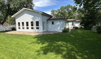 1323 N 3rd St, Aberdeen, SD 57401