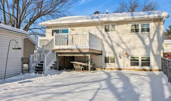 712 Garnet Dr, Ames, IA 50010