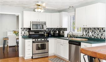 106 Canning St, Cumberland, RI 02864