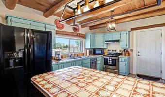 2 Latilla Ln, Arroyo Seco, NM 87514