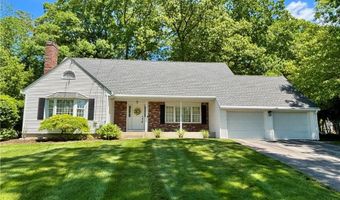 2 High Ridge Dr, Cumberland, RI 02864
