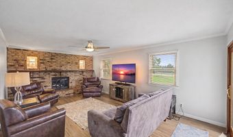 302 Village Cir, Altoona, IA 50009