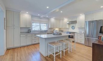 23 Chachapacassett Rd, Barrington, RI 02806