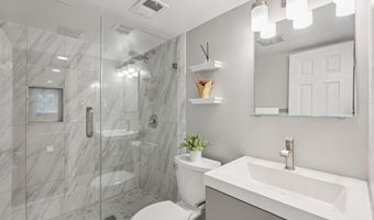 8217 CINDY Ln, Bethesda, MD 20817