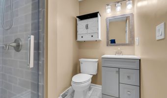 1516 Mizzen Ave, Beachwood, NJ 08722