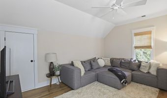 2 Tomlow Trce, Beaufort, SC 29906