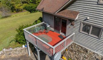 400 Three Dog Mountain Rd, Bakersville, NC 28705