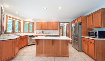 23 Forrester Ct, Amherst, NY 14228