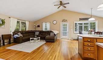 279 Dunn Rd, Belgrade, ME 04917