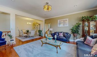 1 Lawrence Ave 1, Danbury, CT 06810