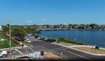 202 Deal Lake Dr U-107, Asbury Park, NJ 07712