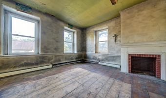 2165 STATE St, Alburtis, PA 18011