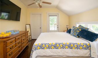26 Carey St, Newport, RI 02840