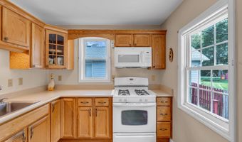 833 Lincoln St, Middletown, NJ 07748