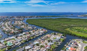 6531 SANTIAGO Ct, Apollo Beach, FL 33572