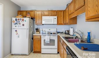 2904 Sagamore Ln, Asheville, NC 28806
