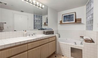 171 N Church Ln 617, Los Angeles, CA 90049