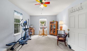 37 Wicken Sq, Albany, NY 12205