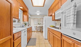 5301 Fort Sutter Way, Sacramento, CA 95841