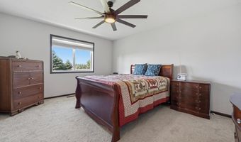 814 Curt Felt Dr, Alexandria, MN 56308