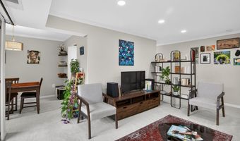8 CANTERBURY Sq 304, Alexandria, VA 22304