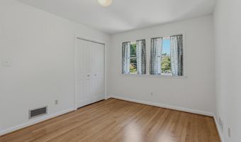 7607 MARYKNOLL Ave, Bethesda, MD 20817