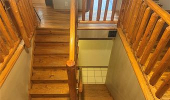 5557 Schuetz Ln, Alhambra, IL 62001