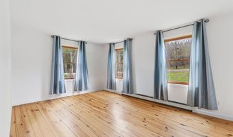 1738 South Rd, Bradford, VT 05033