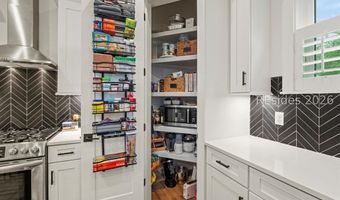37 Park Sq S, Beaufort, SC 29907