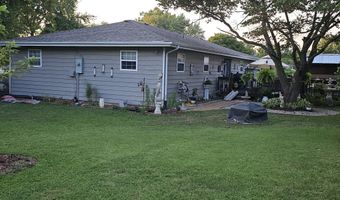 1504 S Tyler Ave, Aurora, MO 65605